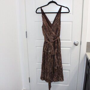 BCBG Max Azria 100% Silk Midi Dress V neck Tie Waist Size 10